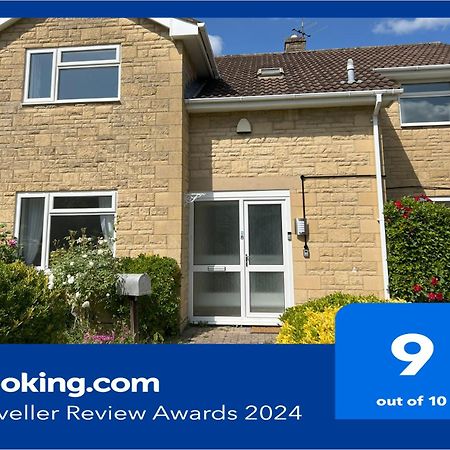 Premium Deal L Hill View Home L Last-Minute Offer L Cheltenham L Aj Properties L Perfect For Short Or Long Stays L 4Beds 4Bedrooms Exterior photo