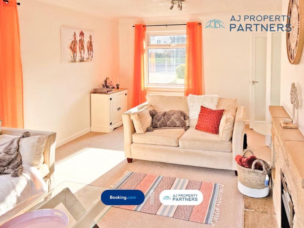 Premium Deal L Hill View Home L Last-Minute Offer L Cheltenham L Aj Properties L Perfect For Short Or Long Stays L 4Beds 4Bedrooms Exterior photo