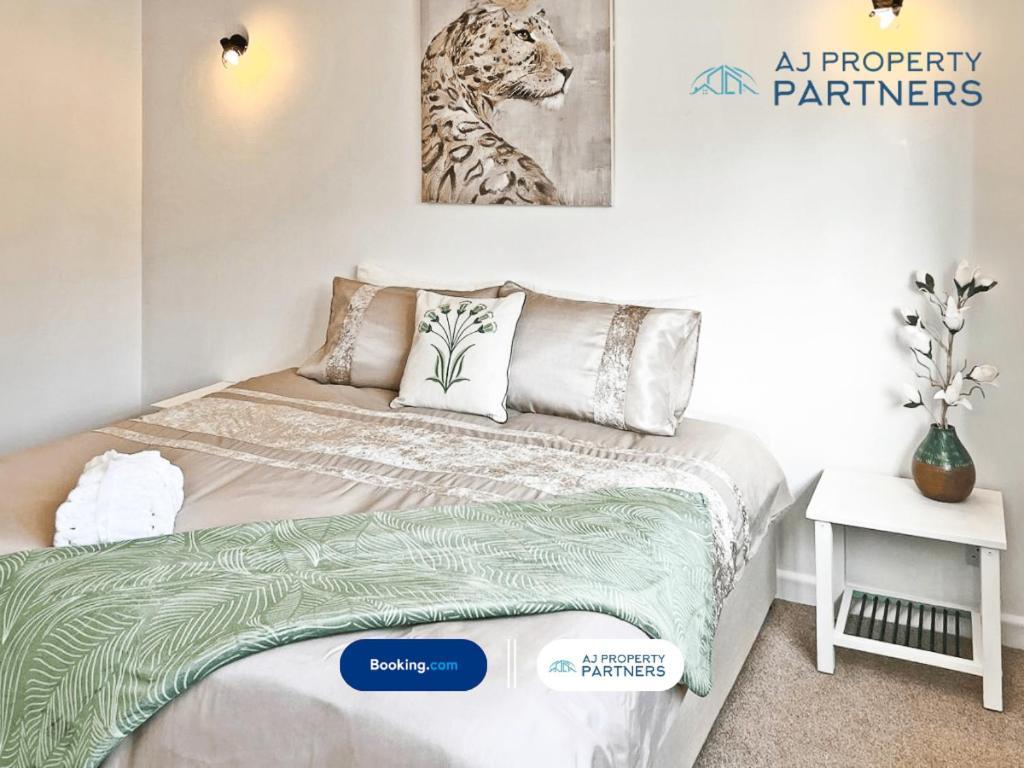 Premium Deal L Hill View Home L Last-Minute Offer L Cheltenham L Aj Properties L Perfect For Short Or Long Stays L 4Beds 4Bedrooms Exterior photo